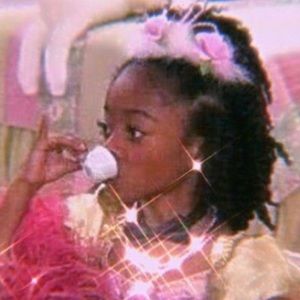 Meet your Posher, Lucy